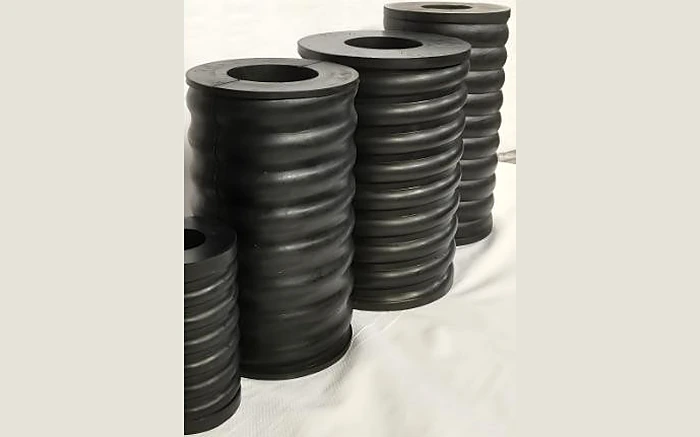Molas de borracha cilíndricas de corpo corrugado com furo central
